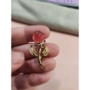 Vintage Whiting Davis Red Rose Flower Frosted Glass Beauty Gold Tone Brooch B08